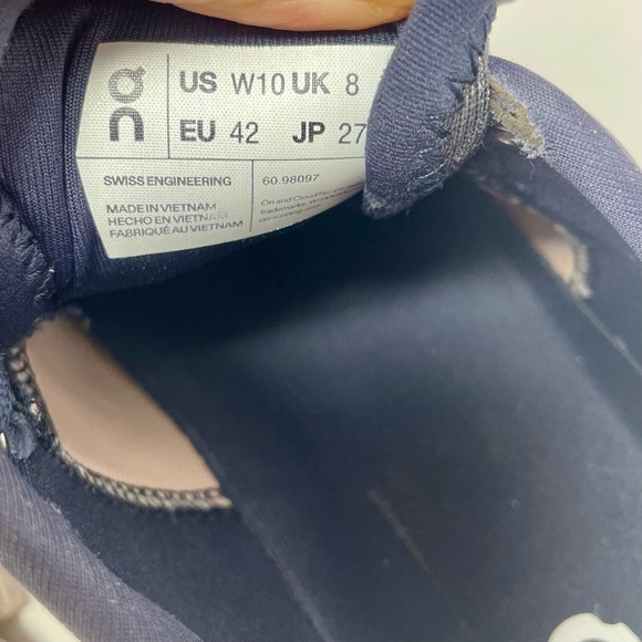 ON RUNNING Women’s Cloud X Running Shoe in Iron Fade size 10 - Picture 4 of 9